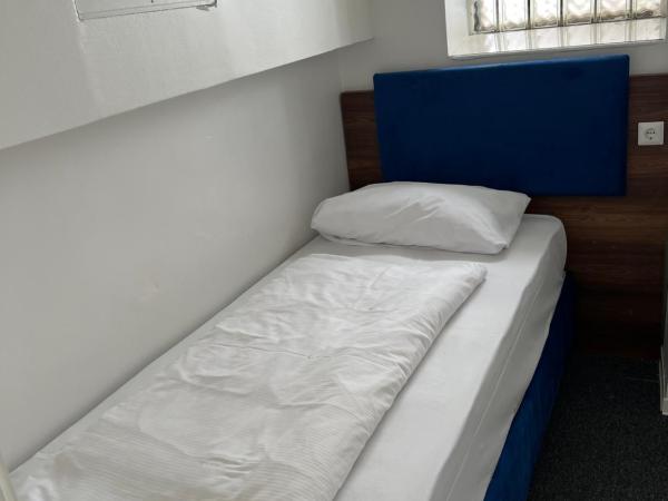 ITM Hotel Zollhof : photo 3 de la chambre chambre triple