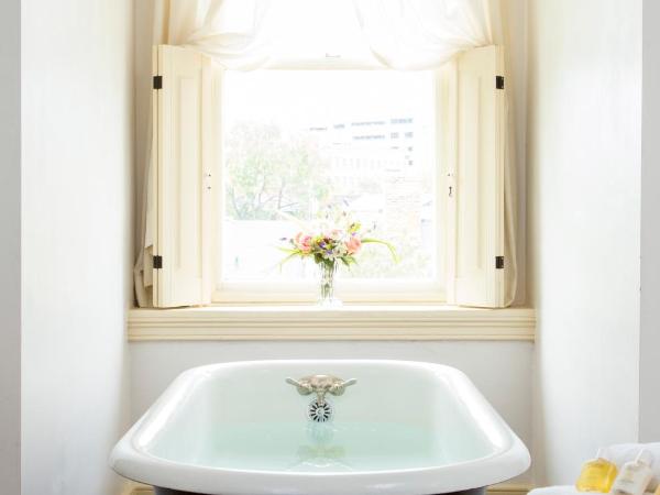 Rachael's Dowry Bed and Breakfast : photo 5 de la chambre suite deluxe avec lit king-size