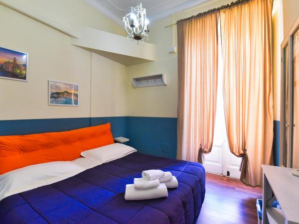 Hotel Suisse : photo 4 de la chambre chambre double avec salle de bains commune