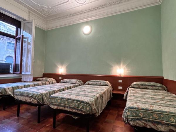 Hotel Barone : photo 5 de la chambre chambre quadruple avec douche