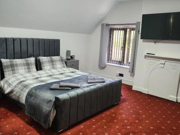 Rainsough Cottage Guest House - Shared Bathroom - Free Parking & WiFi : photo 3 de la chambre chambre lit king-size deluxe