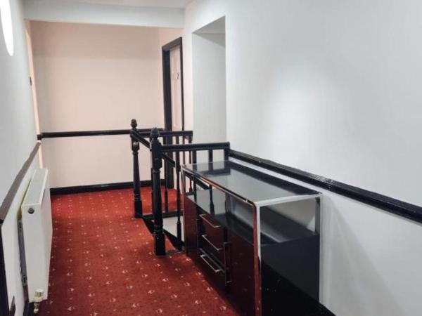 Rainsough Cottage Guest House - Shared Bathroom - Free Parking & WiFi : photo 8 de la chambre chambre lit king-size deluxe