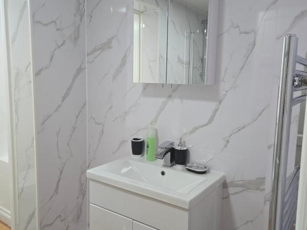 Rainsough Cottage Guest House - Sleeps upto 8 with ensuite - Free Parking & WiFi : photo 4 de la chambre appartement - rez-de-chaussée