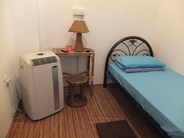 Muntri House : photo 5 de la chambre chambre simple avec salle de bains commune