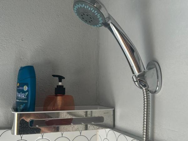 Merdeka Guest House : photo 5 de la chambre chambre double familiale