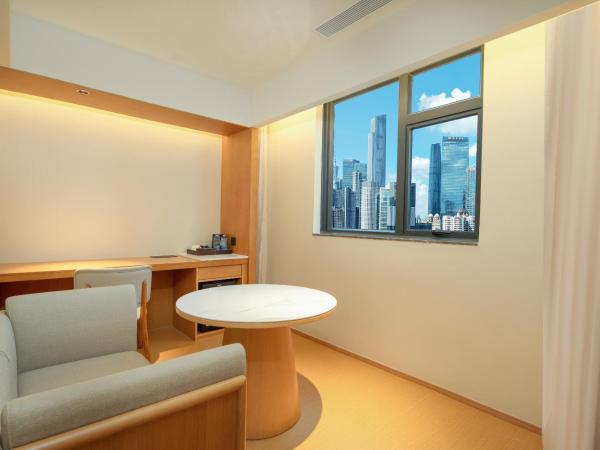 Yizhi Hotel - Guangzhou Taikoo Hui Plaza Shipaiqiao Subway Station Branch -Free shuttle bus for Canton Fair : photo 2 de la chambre chambre lits jumeaux – vue sur ville