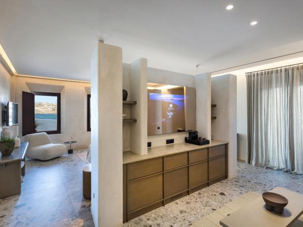 Aeonic Suites and Spa : photo 4 de la chambre suite celestial avec piscine privée