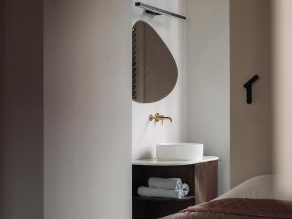 Zurenborg Suites : photo 4 de la chambre chambre double deluxe avec balcon