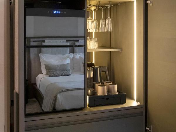 Aeonic Suites and Spa : photo 9 de la chambre suite chronos avec jacuzzi