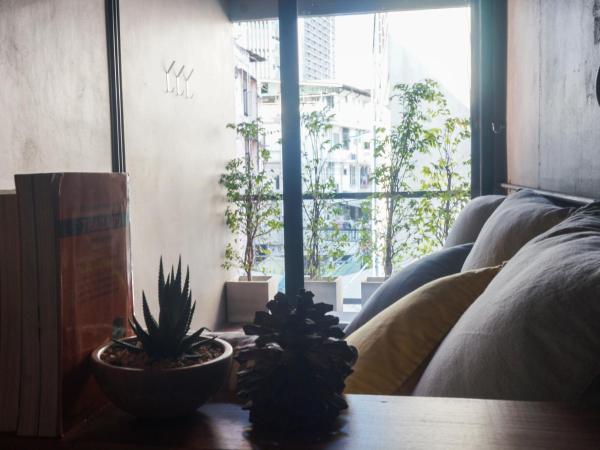 In a Box Hostel : photo 2 de la chambre chambre double avec salle de bains commune