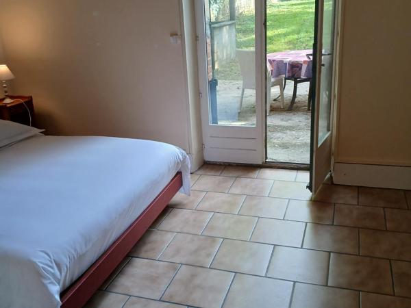Château de Maucouvent -'Le Cottage' : photo 1 de la chambre chambre double