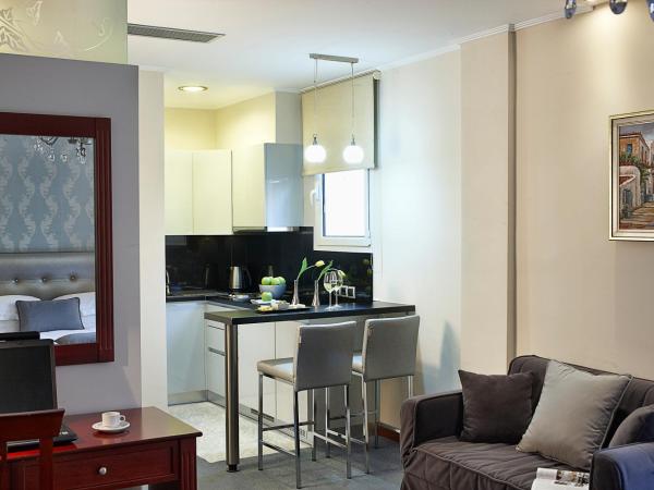 Ava Hotel and Suites : photo 4 de la chambre suite standard