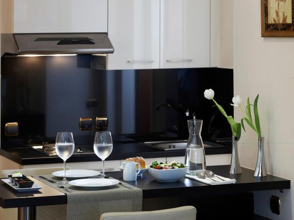 Ava Hotel and Suites : photo 6 de la chambre suite exécutive