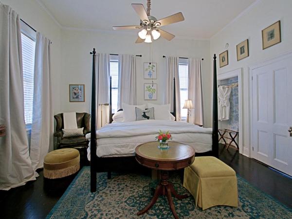 Chesnut Cottage Inn Bed & Breakfast : photo 3 de la chambre chambre lit king-size deluxe