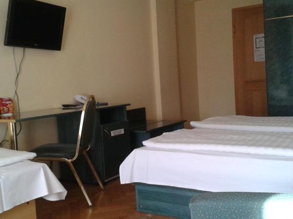 Hotel Bara Budapest : photo 4 de la chambre chambre triple avec douche
