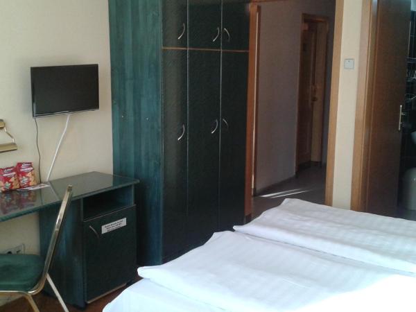 Hotel Bara Budapest : photo 5 de la chambre chambre double ou lits jumeaux