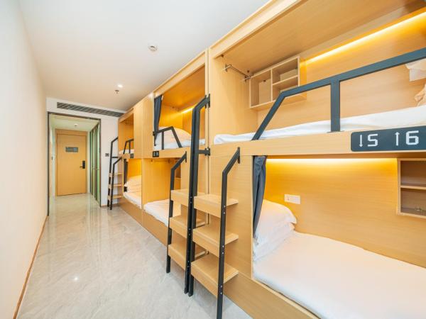 Denpa Inn - Shanghai Hongqiao Jinhui Road Branch : photo 3 de la chambre bed in 6-bed male dormitory room - shared bathroom