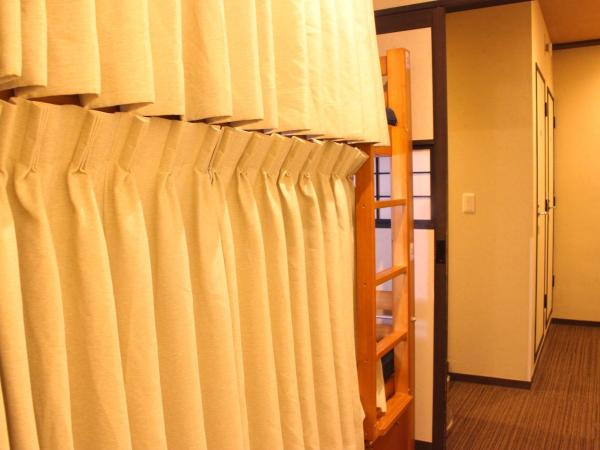 K's House Tokyo Oasis - Quality Hostel in Asakusa : photo 5 de la chambre lit simple dans dortoir mixte avec douche (4 adultes) 