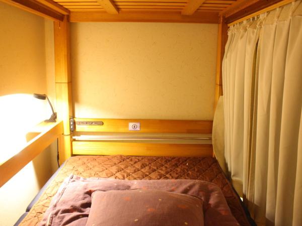 K's House Tokyo Oasis - Quality Hostel in Asakusa : photo 6 de la chambre lit simple dans dortoir mixte avec douche (4 adultes) 