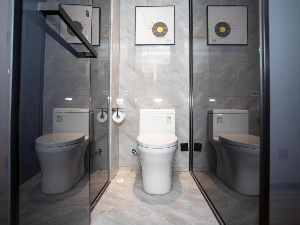 VX Hotel Shanghai Yixian Road Dabaishu : photo 4 de la chambre chambre lits jumeaux