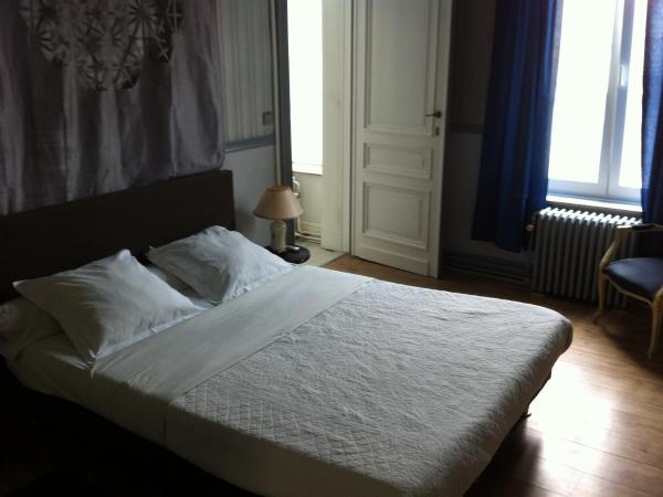 Hotel Residence 18 : photo 5 de la chambre chambre double avec salle de bains privative extérieure