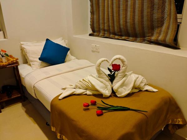 1 Jalan Jaya 7, walking distance to HUKM : photo 4 de la chambre chambre double avec salle de bains privative