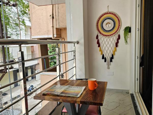 The Urban Nest : photo 2 de la chambre suite lit king-size avec balcon