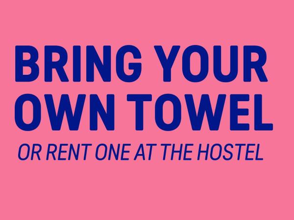 Stayokay Hostel Eindhoven - Blue Collar : photo 6 de la chambre chambre quadruple avec salle de bains privative et douche