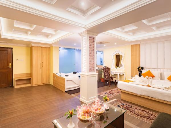 Yellow Pagoda Hotel : photo 2 de la chambre suite