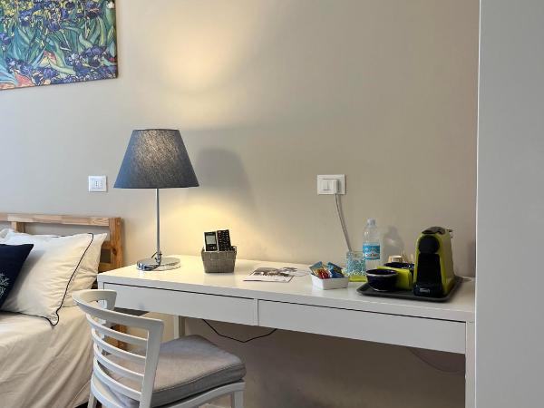 Villa Due Giardini : photo 5 de la chambre chambre double Économique avec salle de bains privative séparée