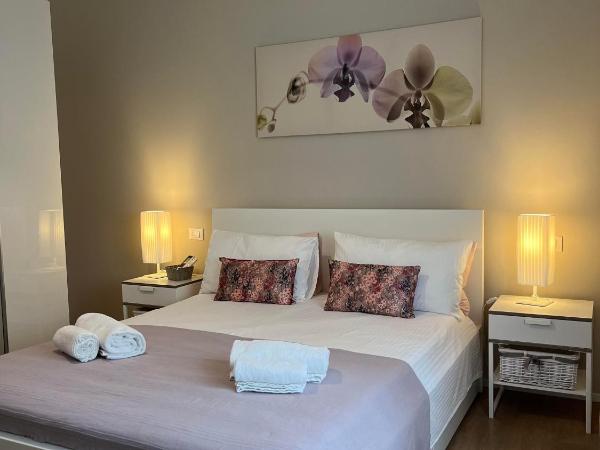 Villa Due Giardini : photo 3 de la chambre chambre double avec salle de bains privative