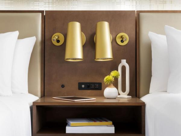 Crowne Plaza Toronto Airport, an IHG Hotel : photo 4 de la chambre chambre double standard avec baignoire et douche