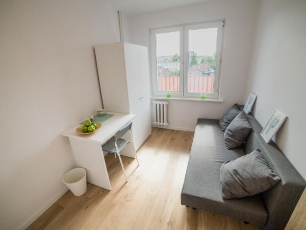 Wrzeszcz - Rooms for rent near to Old Town : photo 1 de la chambre chambre double avec salle de bains commune