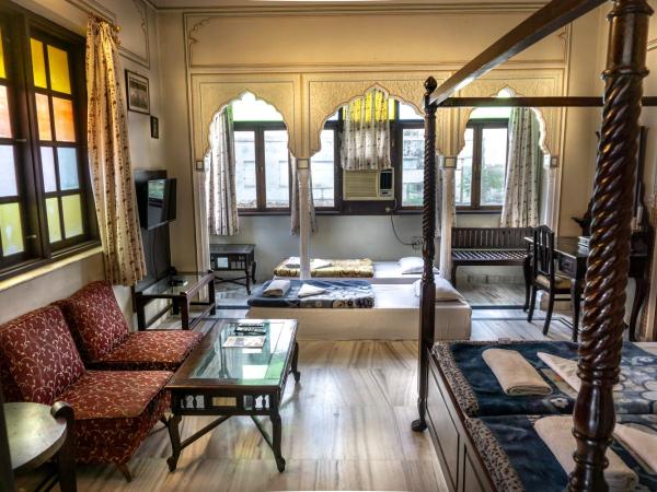 Krishna Palace - A Heritage Hotel : photo 2 de la chambre chambre triple supérieure