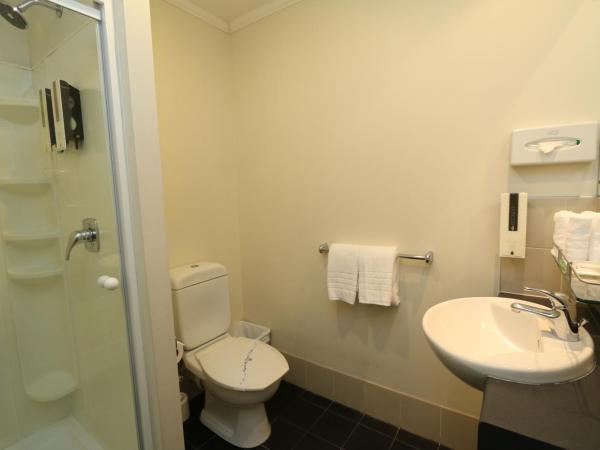 President Hotel Auckland : photo 8 de la chambre chambre familiale 2 chambres avec 2 salles de bains