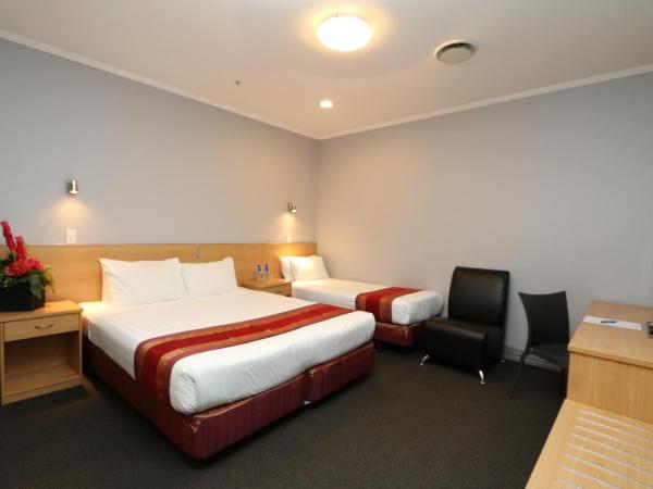 President Hotel Auckland : photo 6 de la chambre chambre familiale 2 chambres avec 2 salles de bains