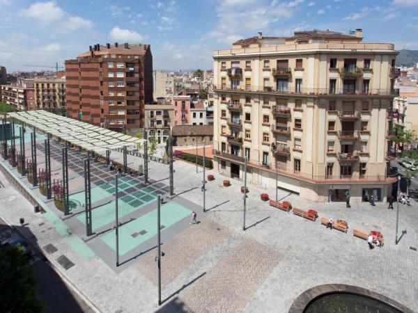 Hostal Sans : photo 3 de la chambre chambre double avec balcon