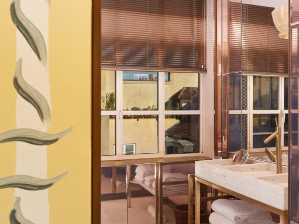 9Confidentiel : photo 5 de la chambre chambre familiale