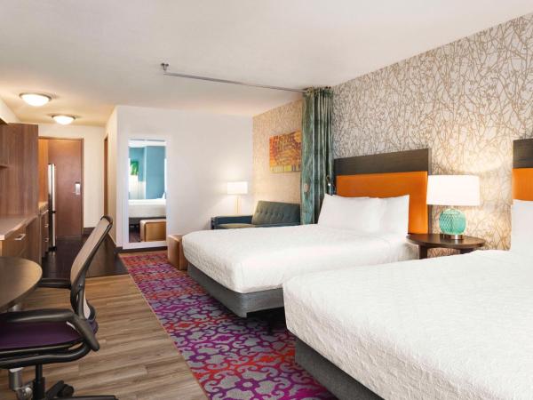 Home2 Suites by Hilton Albuquerque Downtown/University : photo 2 de la chambre studio with two queen beds and roll-in shower - mobility and hearing access/non-smoking