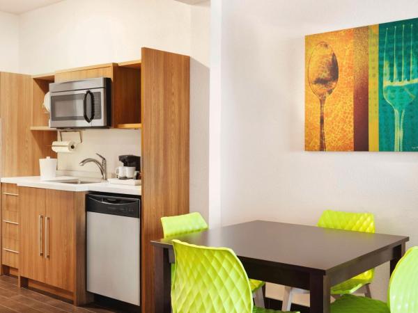 Home2 Suites by Hilton Albuquerque Downtown/University : photo 3 de la chambre suite 1 chambre avec 2 lits queen-size - non-fumeurs