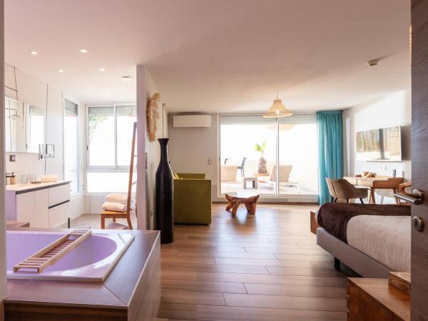 CAPAO Beach Hôtel : photo 6 de la chambre suite avec accès à la piscine chauffée - vue sur mer
