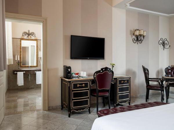 Grand Hotel di Parma : photo 1 de la chambre chambre double deluxe avec balcon