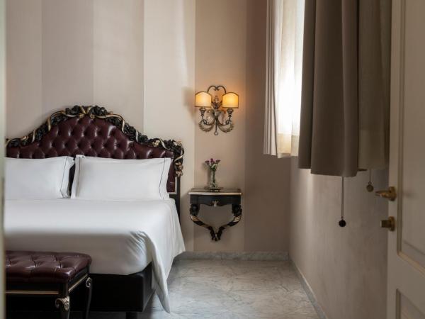 Grand Hotel di Parma : photo 2 de la chambre chambre double deluxe avec balcon