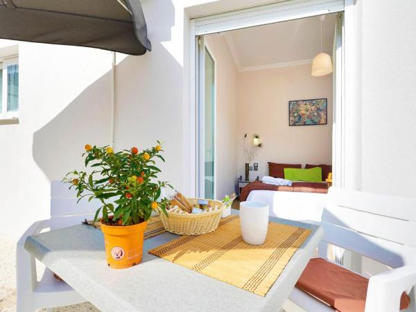 Silver Athens Double Room with Balcony : photo 3 de la chambre chambre double