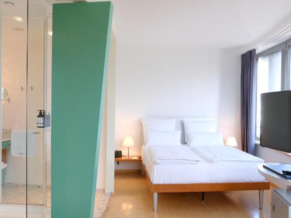 FOUR Munich Neue Messe : photo 3 de la chambre chambre lit queen-size standard - vue sur cour