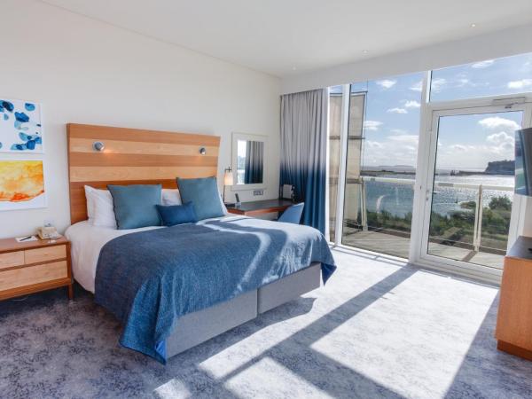 voco St. David's Cardiff, an IHG Hotel : photo 8 de la chambre chambre lit king-size avec balcon