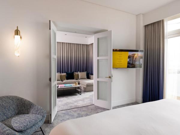 voco St. David's Cardiff, an IHG Hotel : photo 9 de la chambre super king suite with harbour and bay view - tiger bay