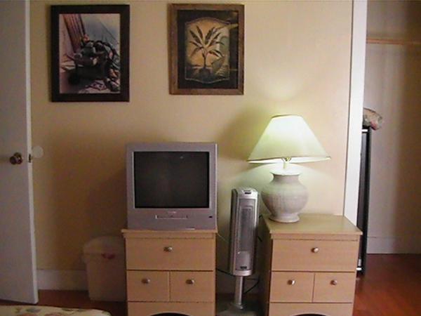 Kelowna Okanagan Lake Hostel : photo 4 de la chambre chambre lit queen-size avec balcon