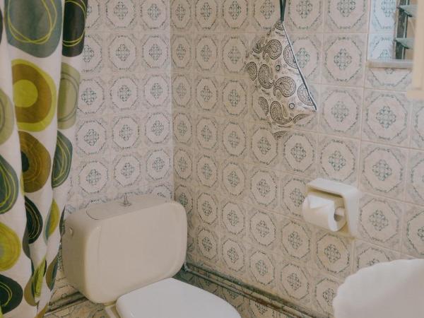 Rhodes Backpackers Boutique Hostel and Apartments : photo 4 de la chambre appartement avec balcon