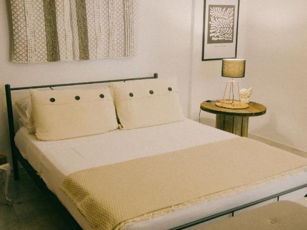Rhodes Backpackers Boutique Hostel and Apartments : photo 2 de la chambre studio standard